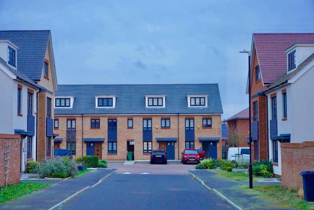 Candy Dene, Top Floor Apartment Swanscombe Exterior photo